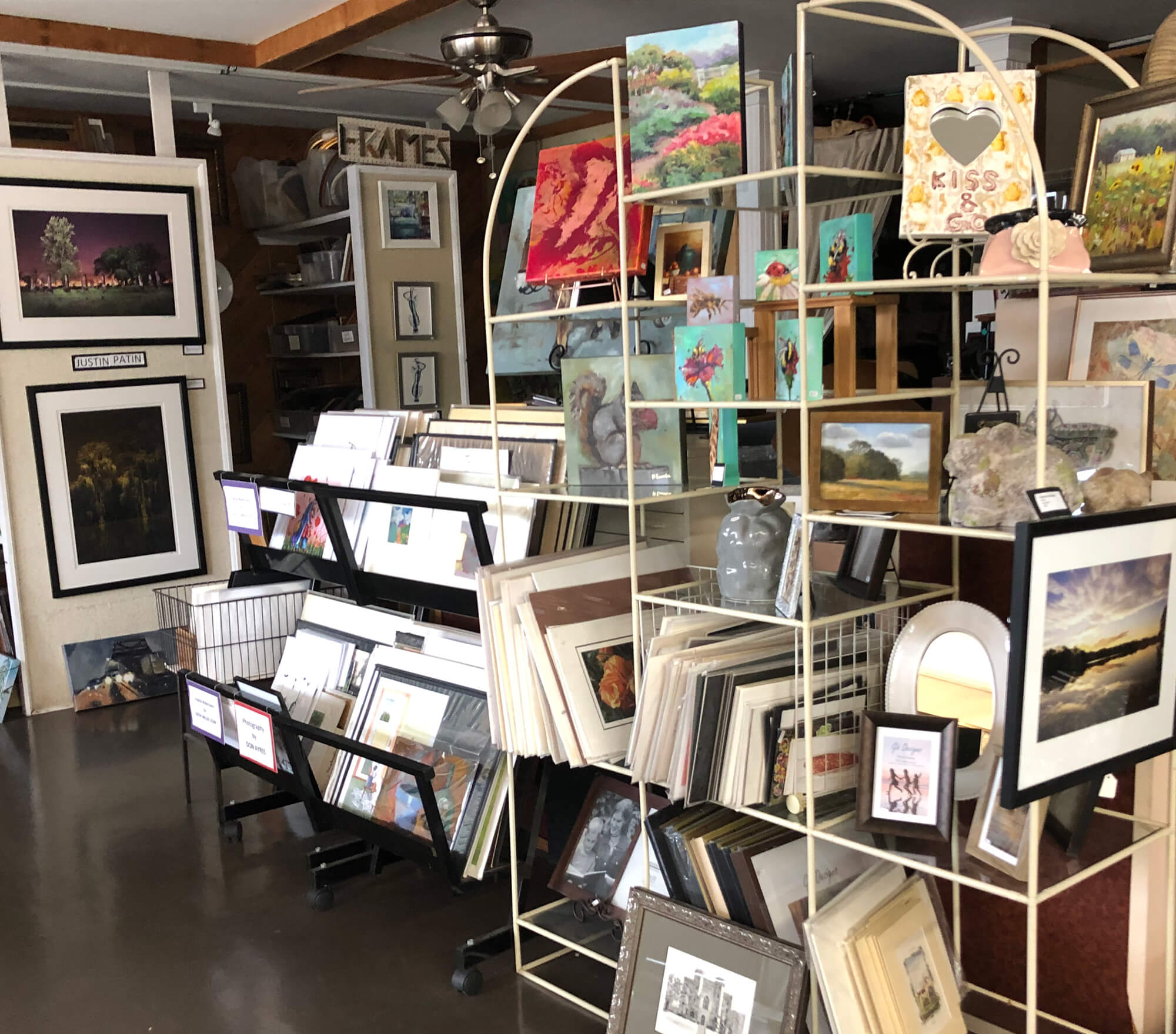 interior of elizabethan gallery, a baton rouge art gallery